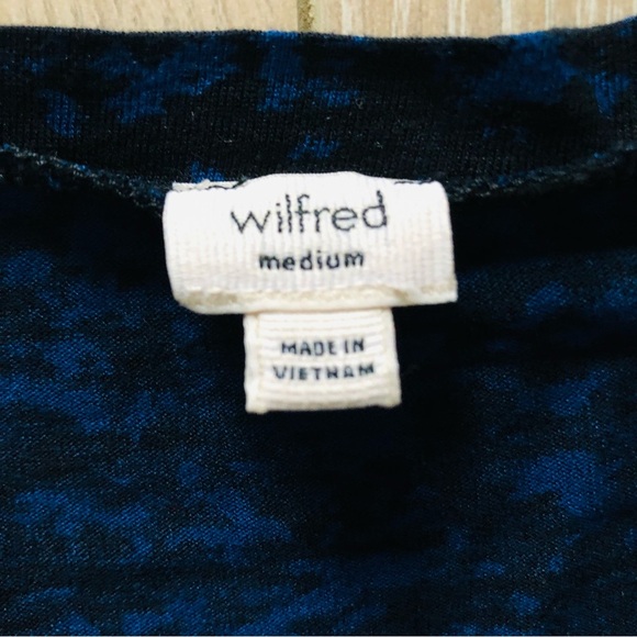 Wilfred Side Slit Round Hem Rayon Top in Dark Blue & Black - Picture 9 of 11